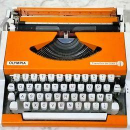 Vintage Macchina da Scrivere Olympia De Luxe