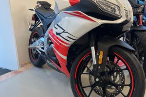 Aprilia RS 125 in HFP MOTORS MONOPOLI
