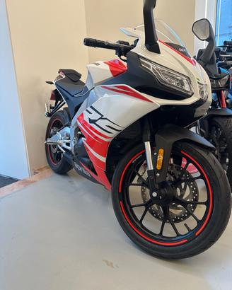 Aprilia RS 125 in HFP MOTORS MONOPOLI