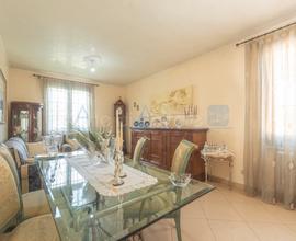 ASSEGGIANO Villa singola con ampia taverna S500