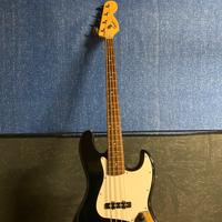 Basso Squier Jazz Bass