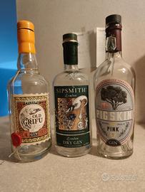 Set bottiglie di gin