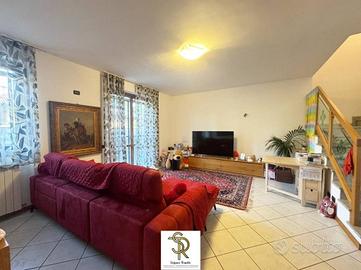 Villetta a schiera di 174 m² con 4 locali e box au