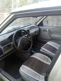 Opel Corsa berlina anno 90 