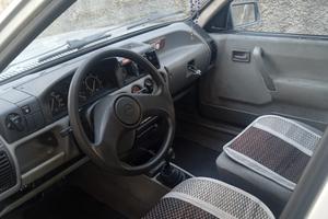 Opel Corsa berlina anno 90 
