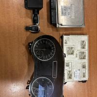 Vendiamo kit accensione mercedes classe b w 246