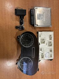 Vendiamo kit accensione mercedes classe b w 246