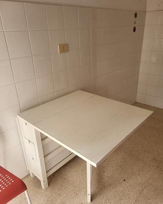 Tavolo pieghevole salvaspazio bianco 