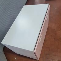 cassettone bianco e rosa 