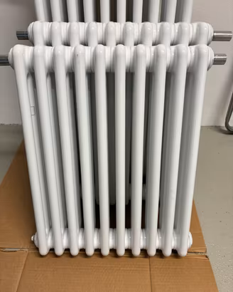 3 Termosifoni praticamente nuovi