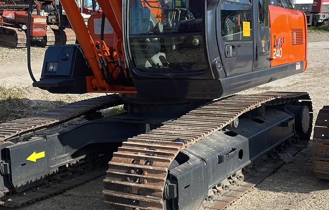 Escavatore hitachi zx 240