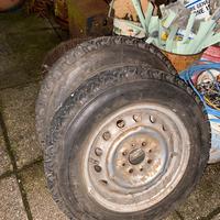 Gomme panda chiodate