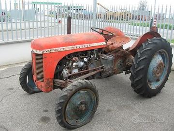 Trattore agricolo ferguson tef 20