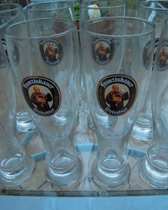 18 bicchieri birra nuovi e set piatti
