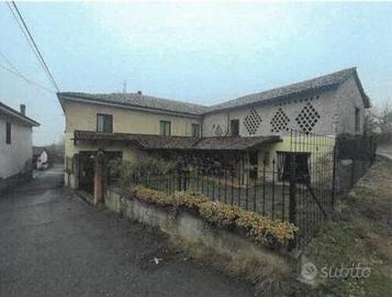 Immobile in asta di 186 m² con 4 locali e box auto