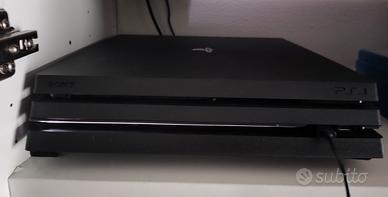 PS4 PRO cuh7216b + Giochi + 2 controller