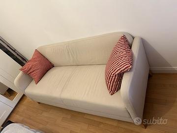 Divano Ikea usato pochissimo