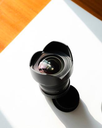 Obiettivo Samyang 14mm f/2.8 per Canon EF