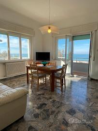 Appartamento fronte mare