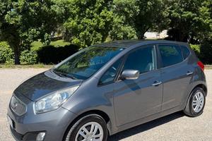 KIA VENGA 2010