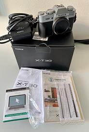 Fuji XT 30 con 15-45, ed accessori.