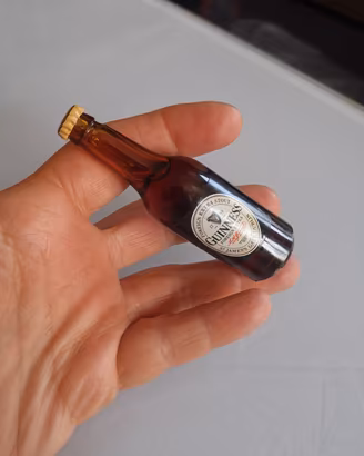 miniatura Guiness foreign extra stout