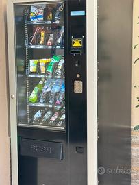 Frigorifero distributore bevande