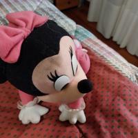 Pupazzo Minnie che gattona