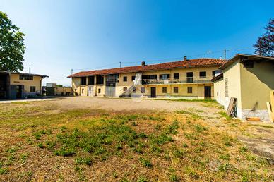 CASA INDIPENDENTE A LEINÌ