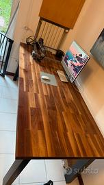 Tavolo in legno massello – IKEA