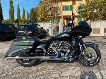 Harley-Davidson Road Glide C.V.O. - 2013