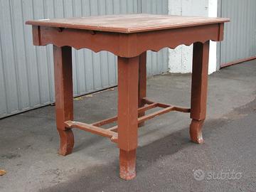 Tavolo liberty in legno verniciato