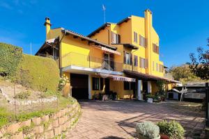 PORZIONE DI BIFAMILIARE A COSSOMBRATO