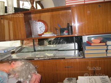 Mobile disimpegno, a parete