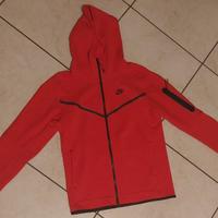 NIKE tech fleece university red
