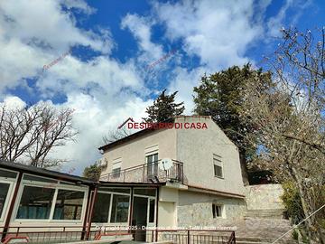 Casa, Piana degli Albanesi.