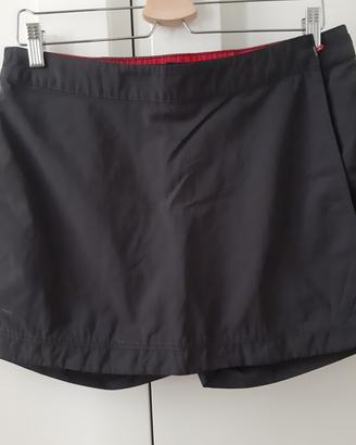 Pantaloni corti trekking grigio scuro Quechua 