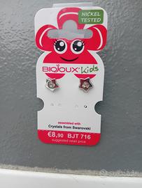 orecchini in materiale anallergico