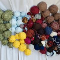 Assortimento di gomitoli di filato/lana 7Kg