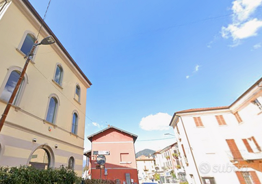 Bilocale 50 Mq arrredato al confine con la Svizzer