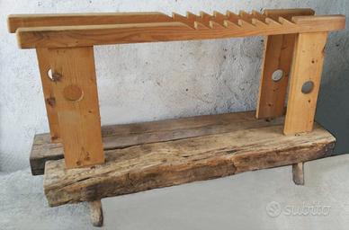 Antico e tipico telaio della Sardegna