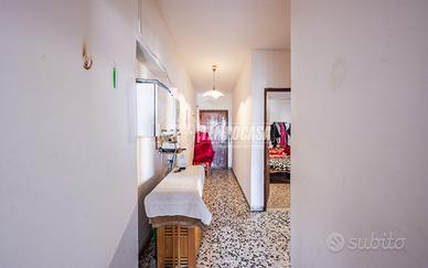 TRILOCALE CON BALCONE, GARAGE E CANTINA A DUE PASS
