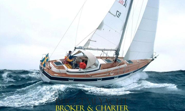Hallberg rassy 352 - mk2 tall rig