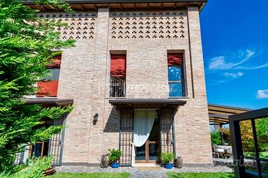 ELEGANTE PORZIONE DI CASA