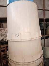 Tini mastello per vino e pigliatrice elettrica