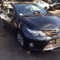 Toyota auris 2015