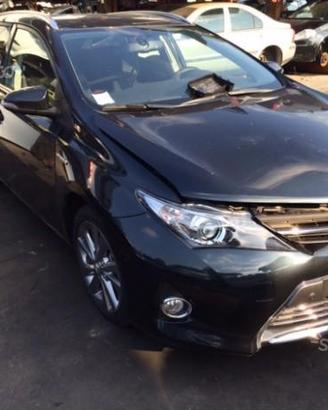 Toyota auris 2015