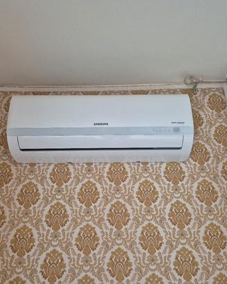 Condizionatore Samsung AR35 12000 BTU R32 inverter