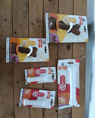 ossi in nylon o plastica marca Nylabone