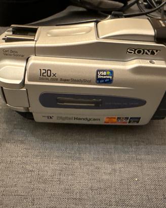 Sony DCR-TRV16E Mini DV Digital Handycam,
